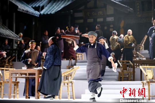 川版《茶館》北京登臺 富田 攝