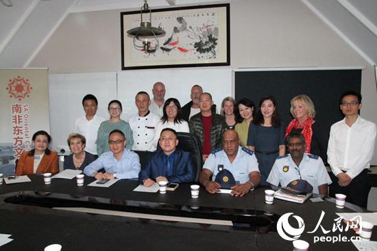 5��10����ᘌ�(du��)�����l�l(f��)�Đ��԰������ϷǼs���|���Ļ��ֹ�ί��(hu��)ͬɣ�D��Sandton������ֽM���̼Ҵ������_��ȫ��(du��)Ԓ��(hu��)�����Ҍ�(du��)�����e�O��(y��ng)��(du��)���zӰ����