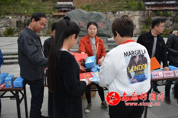 ���޿h˾���ִ����_չ&ldquo;�ߺڳ���&rdquo;���� �I��ȫ���c���Շ�22.JPG