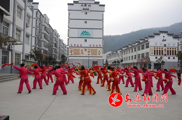 �Ͽh�(zh��n)��&ldquo;������ͻ��&rdquo; �h�����I���wȺ�����Ә��I(y��) (2).jpg