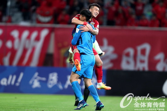 2018��5��2�գ�2018����f(xi��)����5݆���Ϻ��ϸ�4��3���c��4��3���ٱ����˺�����E��ɶȓ��c������ꠕx���� (Osportsȫ�w����ý ���(qu��n)��Ʒ �����D(zhu��n)�d) 