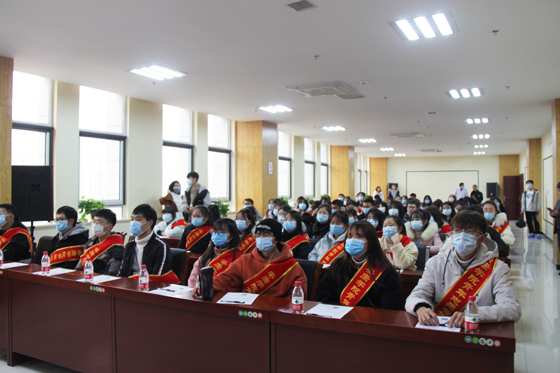 匯集愛心洪流 傳遞獻血理念——2020年安康學(xué)院學(xué)生參加血站開放日活動