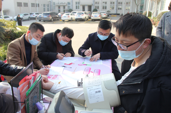 血液是生命的禮物——中國(guó)聯(lián)通安康市分公司、安康大數(shù)據(jù)運(yùn)營(yíng)有限公司聯(lián)合開展冬季應(yīng)急獻(xiàn)血活動(dòng)