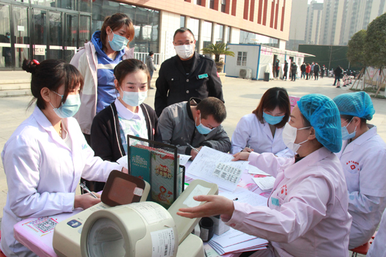 用愛心為春日注入一份活力——安康市婦幼保健院積極組織愛心獻(xiàn)血活動