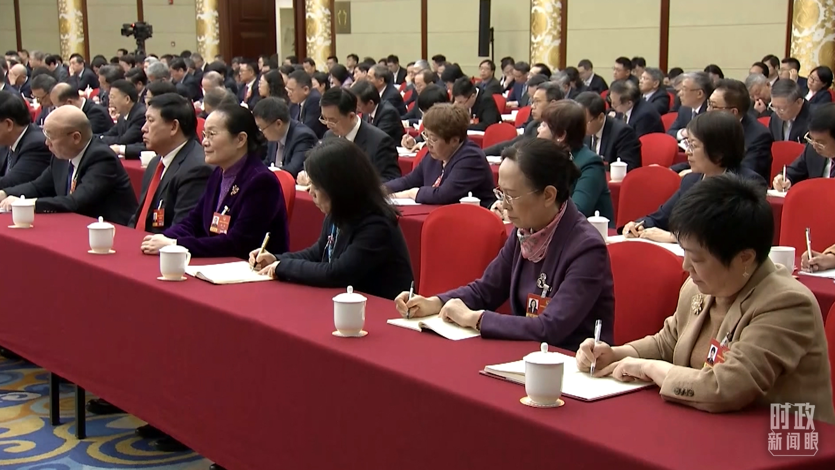 △當(dāng)天的政協(xié)聯(lián)組會(huì)現(xiàn)場(chǎng)。